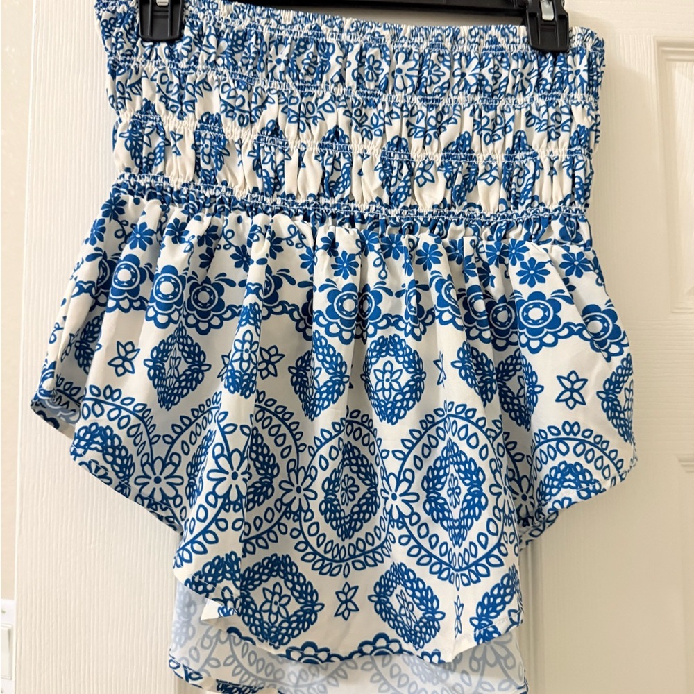 SHEIN Blue and White Floral Crop Top